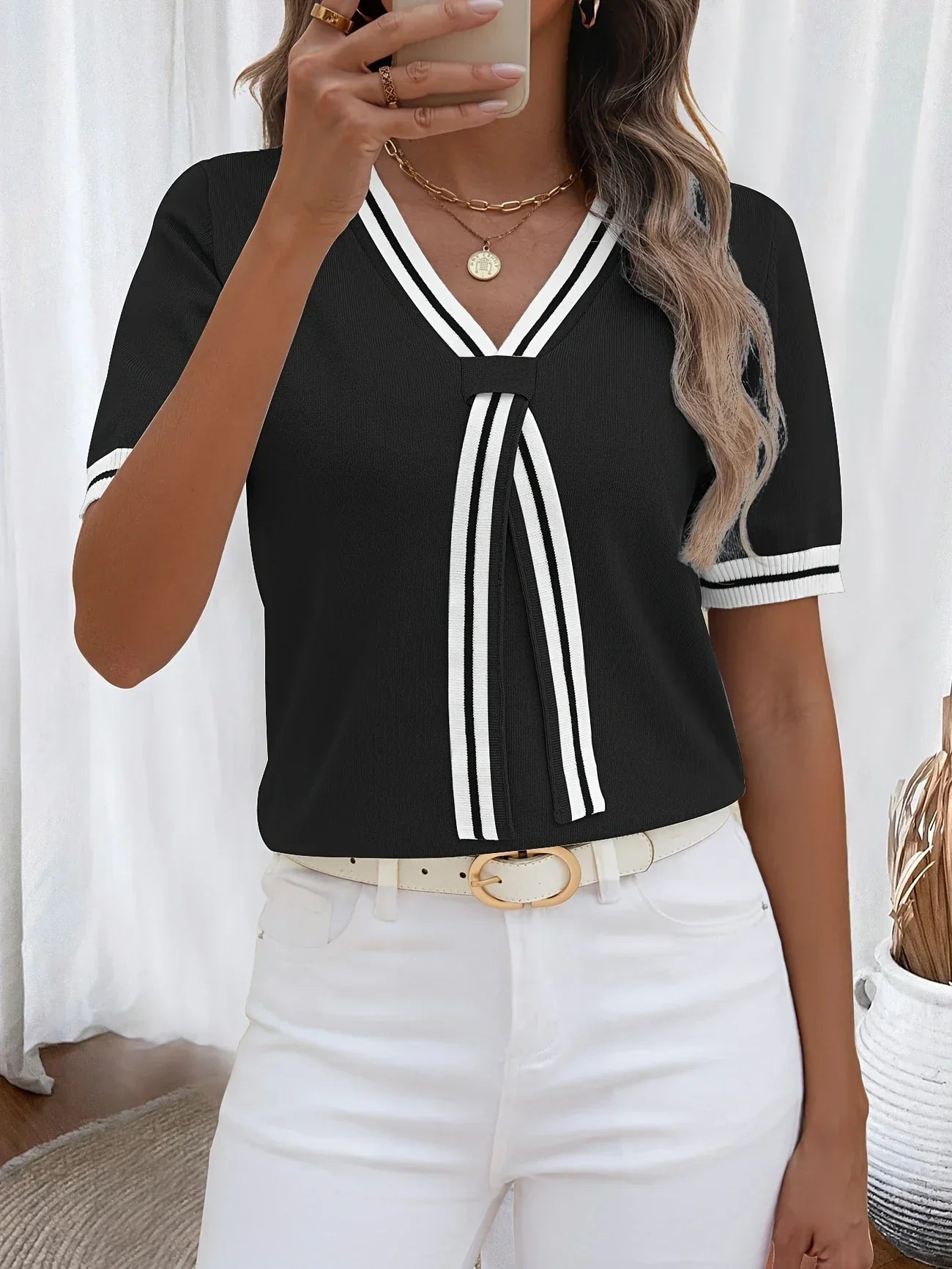 CLAUDE - COZY ELEGANCE V-NECK TOP