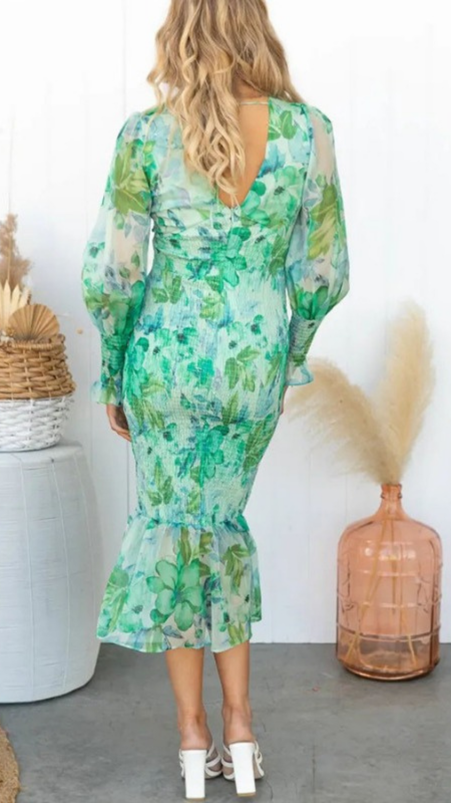 TARIE - V SHAPED NECK DRESS