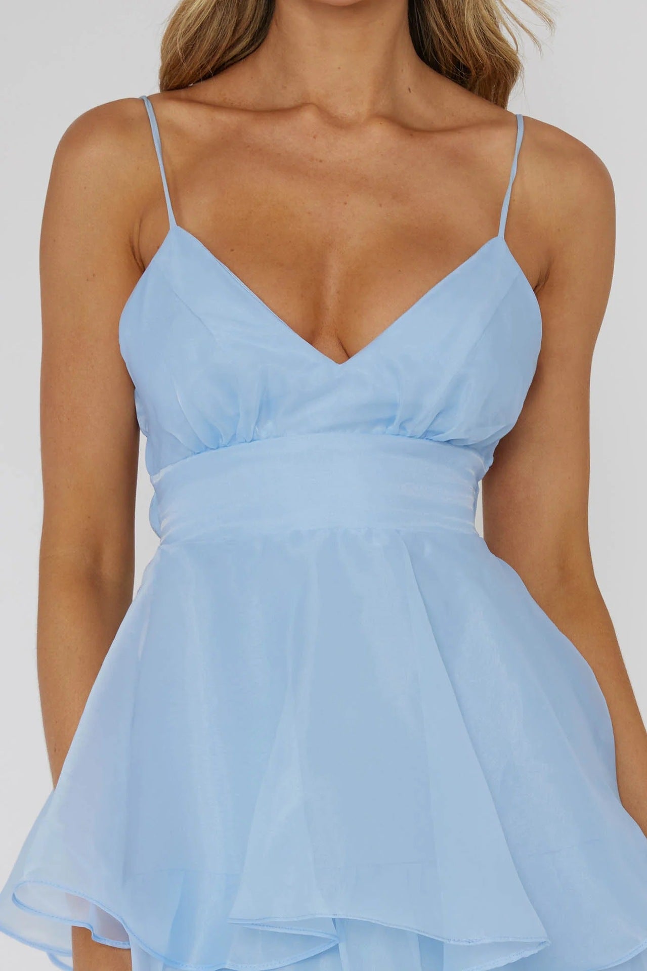 LOVETT - CHIC PLUNGING DRESS