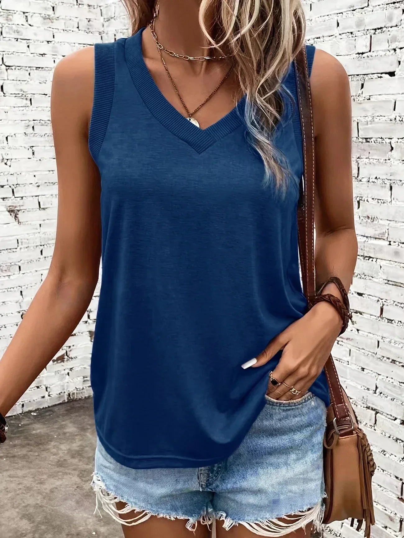 ARCADIA - AIRY V-NECK SLEEVELESS BLOUSE
