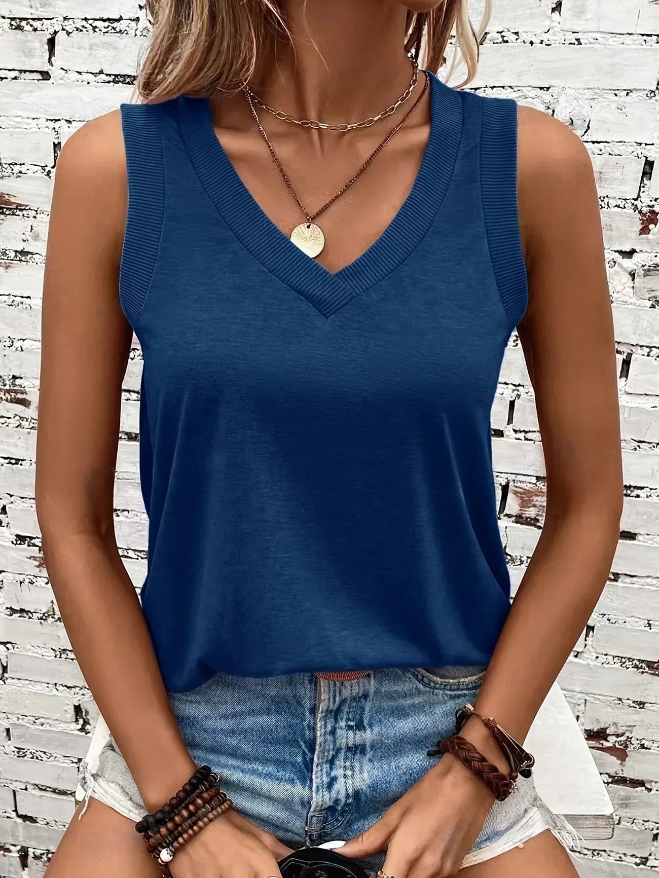 ARCADIA - AIRY V-NECK SLEEVELESS BLOUSE