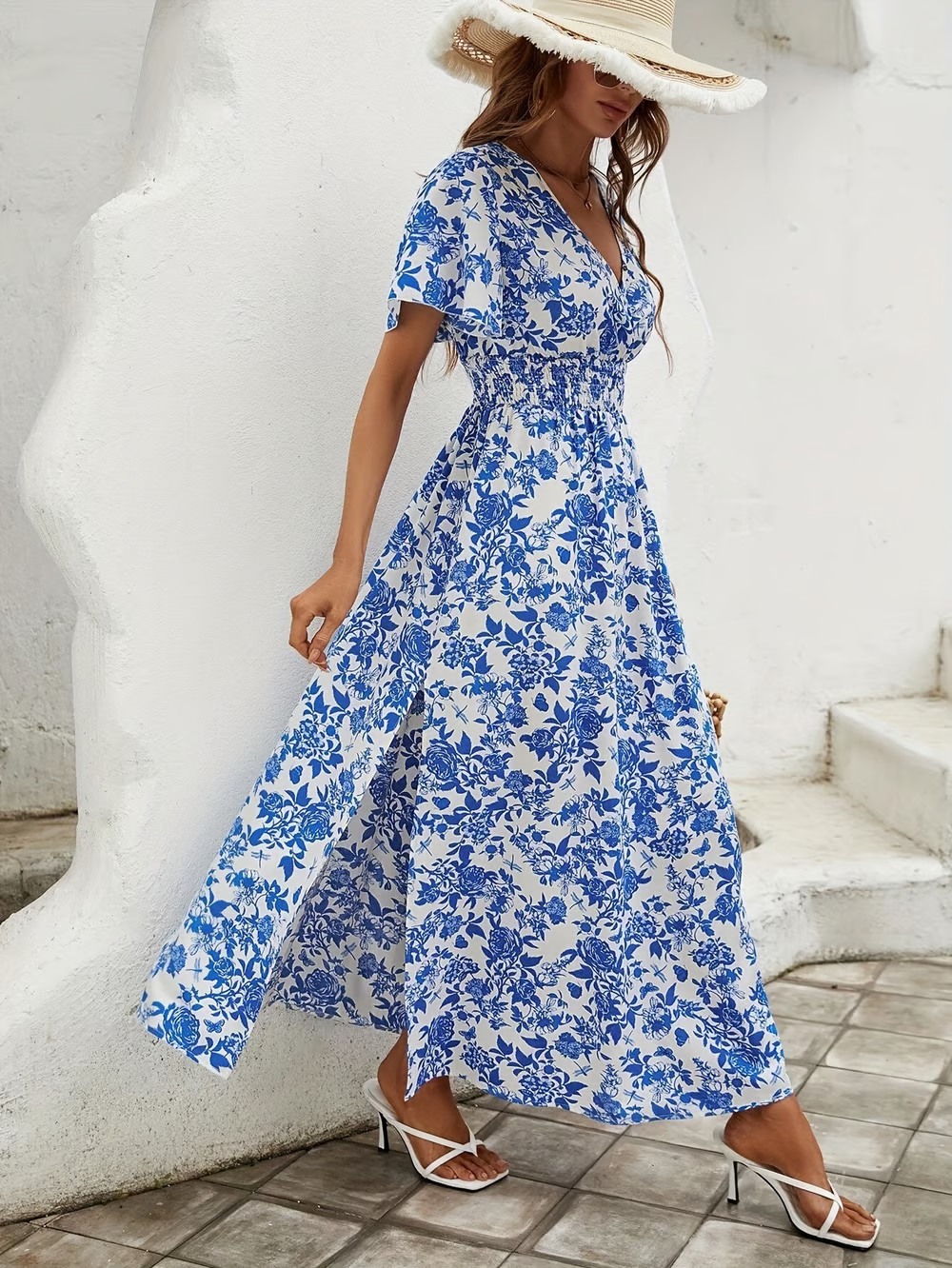 Brina - V-neck blue floral-printed slimming Maxi Dress