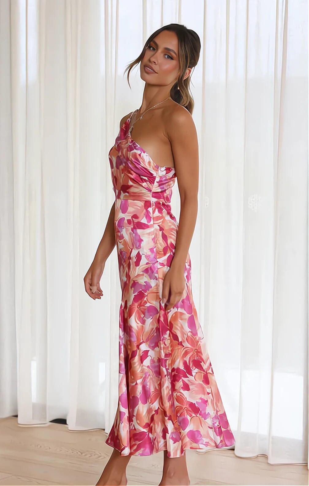 MALIAH - FLOWY &  DASHING STATEMENT DRESS